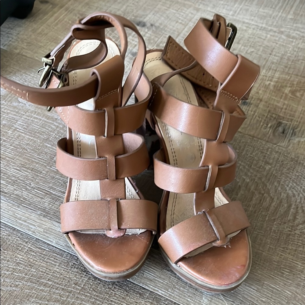 Brown Chunky Heel Sandals with Adjustable Straps